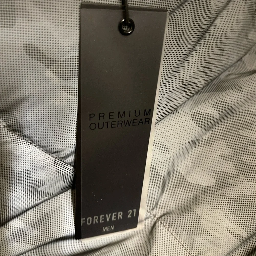 NWT men’s Forever 21 winter jacket - Picture 3 of 5